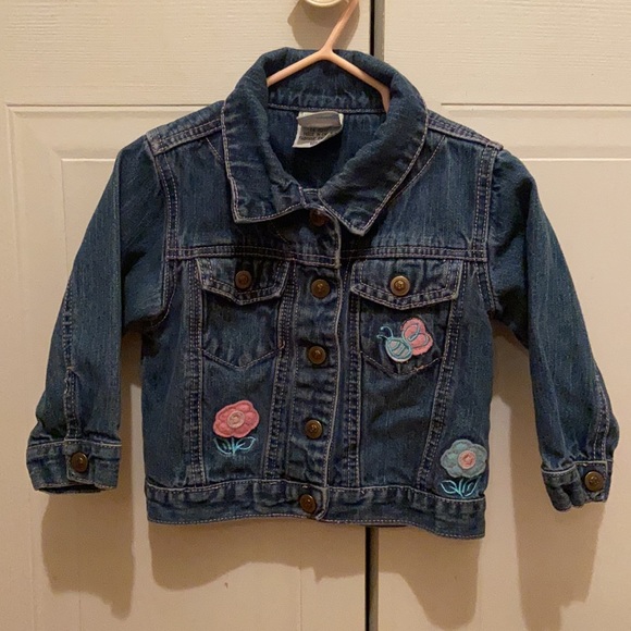 Cutest jean jacket - Picture 2 of 5